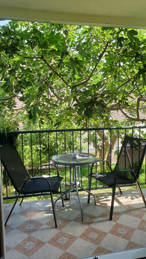 Lav Apartments Херцег-Нови Экстерьер фото