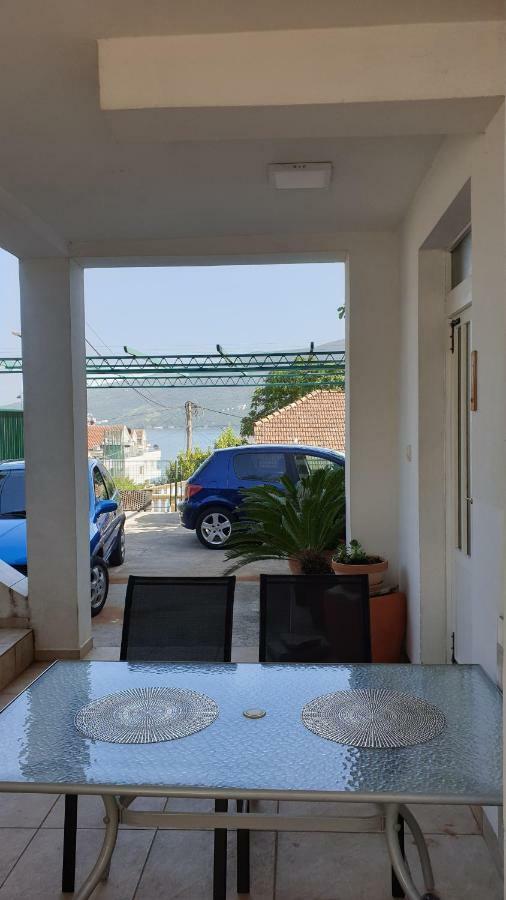 Lav Apartments Херцег-Нови Экстерьер фото